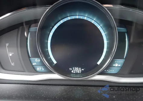 2014 Volvo Xc60 T6 Premier Plus z USA, uszkodzony, nr VIN YV4902DZ5E2516598